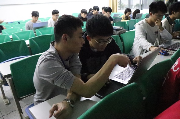 师兄的耐心指导.jpg