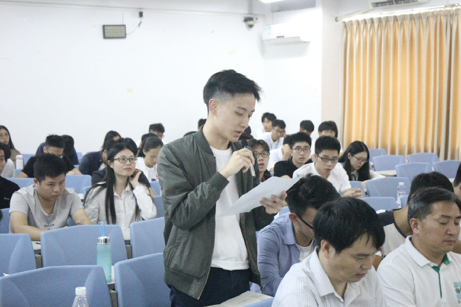 入党介绍人对发展对象进行评价.JPG