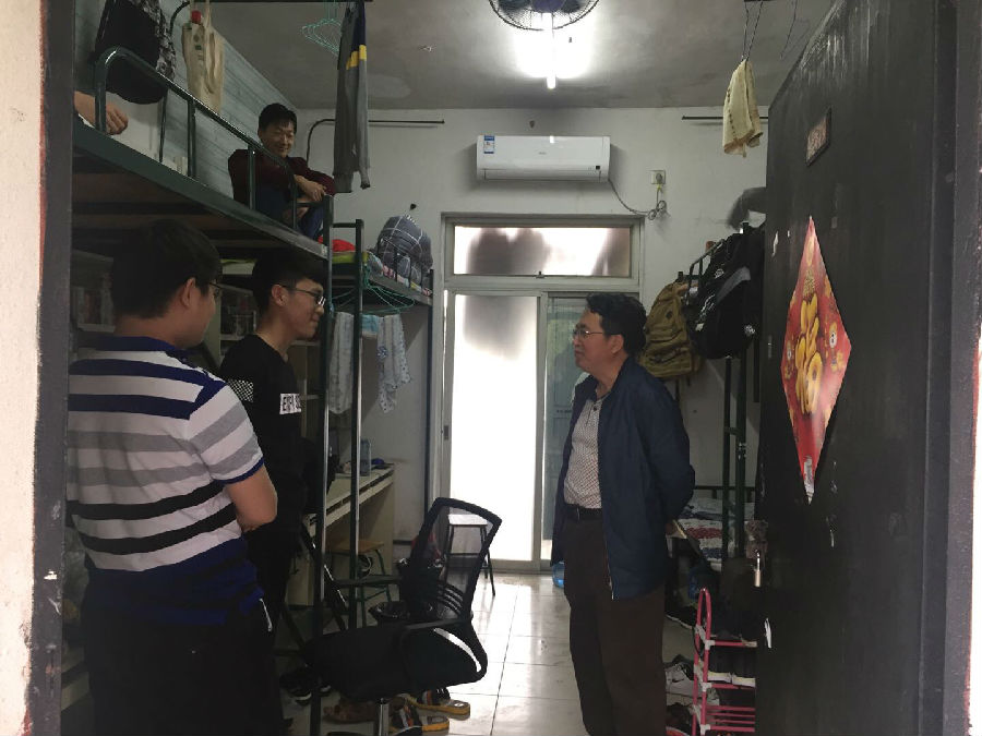 路书记.jpg